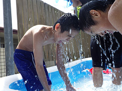 水遊び